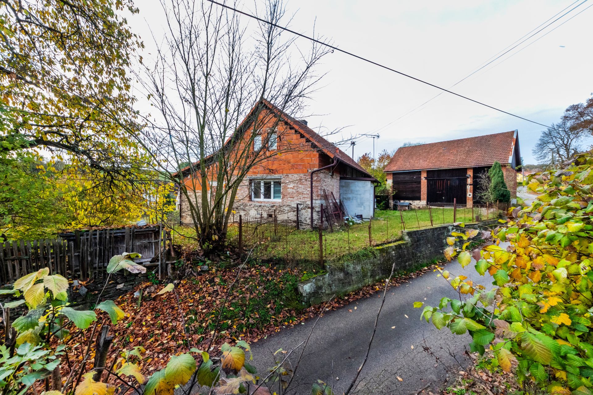 Zemědělská usedlost, 160 m2, pozemek 2357 m2, Všechlapy, okr. Benešov